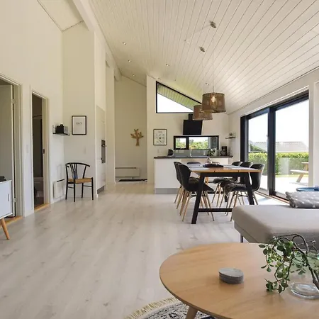Feriehus Stunning In With Kitchen